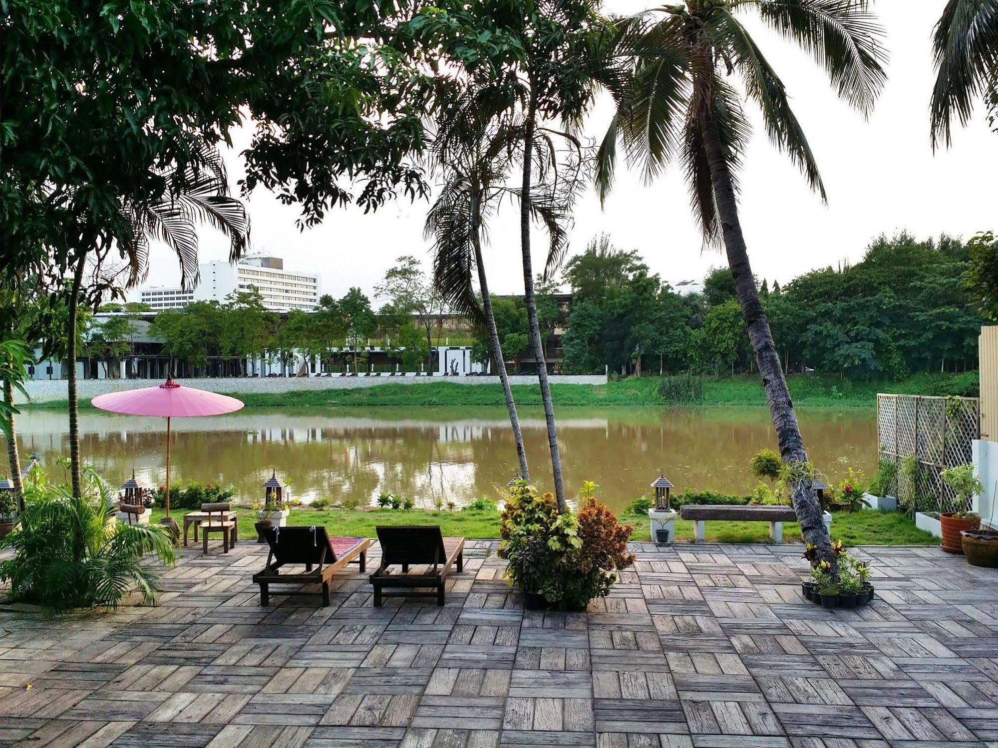 Hotel Baan Ing Ping Chiang Mai Exterior foto